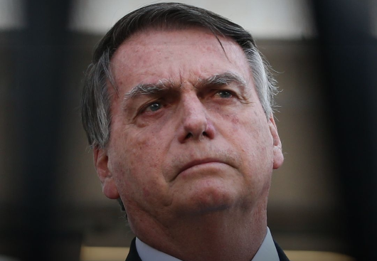 Moraes decreta prisão domiciliar de Jair Bolsonaro; PF faz buscas na casa do ex-presidente