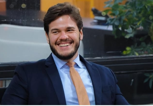 "ELE NÃO TEM JEITO": PREFEITO BRUNO CUNHA LIMA PROMETEU E NÃO CUMPRE, DIZ SINTAB