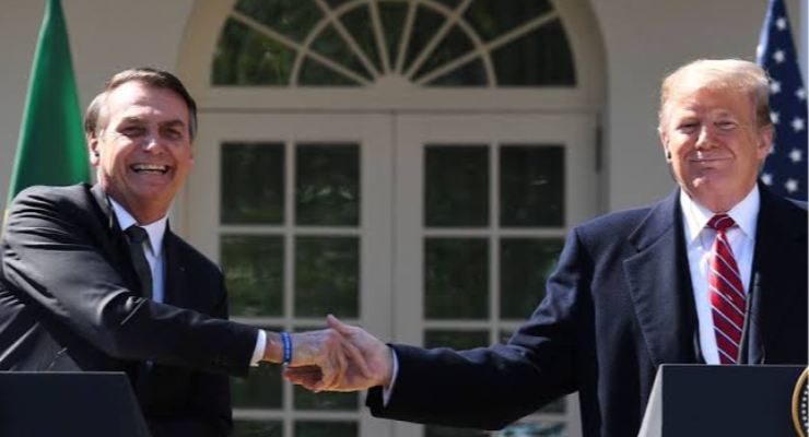 Conselheiro de Trump diz que não vai parar até que Jair Bolsonaro 'esteja livre'