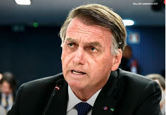 Conselheiro de Trump diz que não vai parar até que Bolsonaro 'esteja livre'