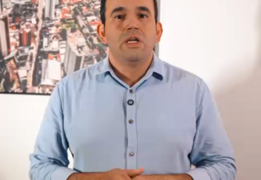 Dr. Jhony Bezerra encampa luta dos pacientes de hemodiálise que estão sofrendo nas mãos da gestão de Bruno Cunha Lima