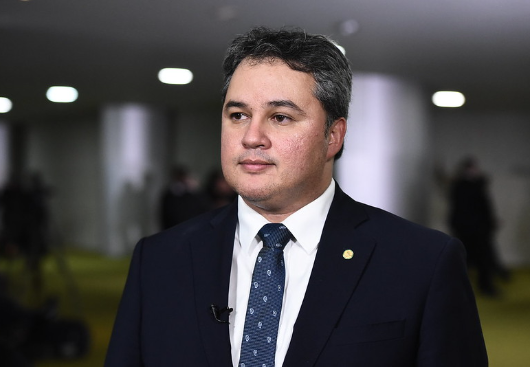 Efraim diz que federação vai ser oposição a Lula e João