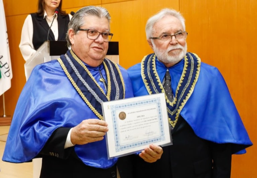 João Azevêdo assume cadeira na Academia Paraibana de Engenharia