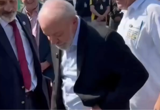 "Tem gente que tem tornozeleira, eu tenho meia bonita", diz Lula