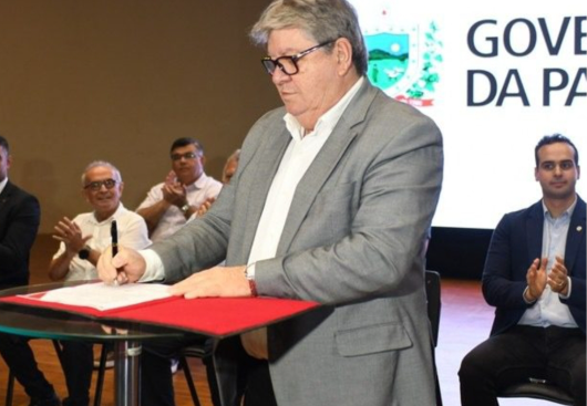 Cirurgia de João Azevêdo é um sucesso e governador deve receber alta em 48 horas