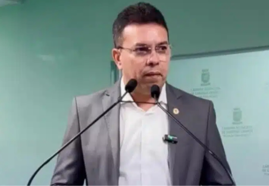 Vereador expõe insatisfação com PSB e não descarta aproximação com Bruno Cunha Lima