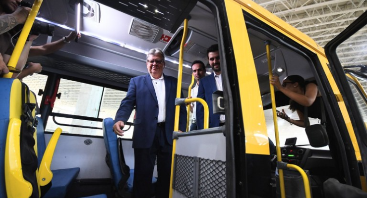 João Azevêdo entrega 104 novos ônibus escolares nesta sexta-feira