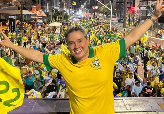Efraim participa de manifestação em João Pessoa: “‘É hora de reagir contra os excessos do STF!”