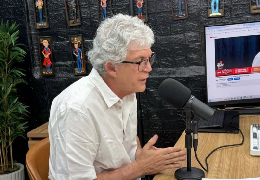 RICARDO COUTINHO TECE ELOGIOS A VENEZIANO E DIZ QUE SENADOR É PRIORIDADE PARA LULA NA PARAÍBA