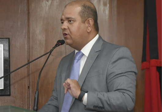 De secretário para secretário: Bruno rebate Tibério e defende Cícero e Léo