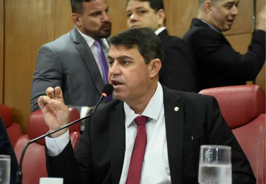 Dinho escolhe Raoni Mendes para comandar a CPI dos Combustíveis; Tarcísio Jardim será o relator
