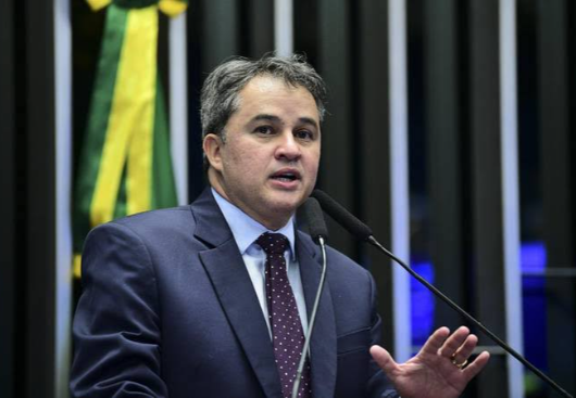 EFRAIM AVALIA RACHA NA BASE GOVERNISTA E PROJETA TRÊS CANDIDATURAS PARA 2026