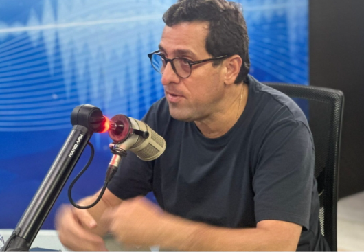 Gervásio Maia defende nome de Deusdete Queiroga para vice de Lucas Ribeiro, em 2026