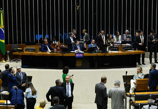 Levantamento mostra que PEC da Blindagem não prospera no Senado; veja posição paraibana