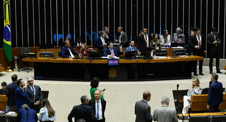 Levantamento mostra que PEC da Blindagem não prospera no Senado; veja posição paraibana
