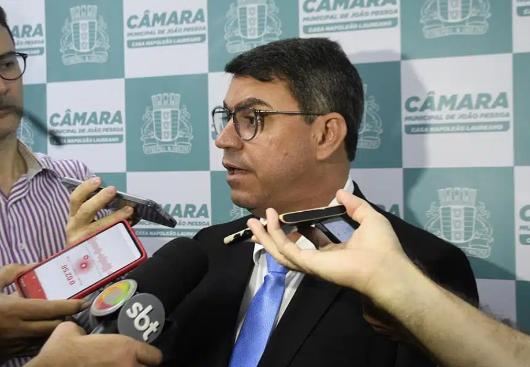 Aparte. Vereador Dinho: quem decide sobre 2026 é Cícero Lucena