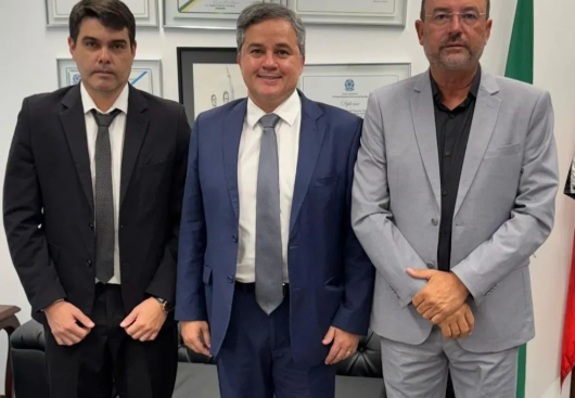 Prefeito de São João do Cariri cumpre agenda em Brasília e anuncia novos recursos assegurados pelo senador Efraim Filho