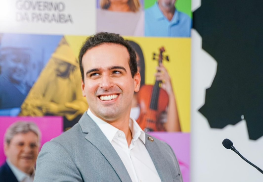 Com baixa rejeição, Lucas Ribeiro sobe em pesquisa e assume 2º lugar na corrida pelo Governo da Paraíba em 2026
