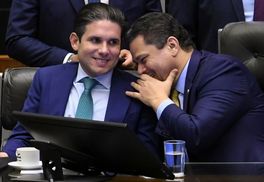 Alcolumbre posta foto com Hugo Motta em meio a boatos de relação abalada