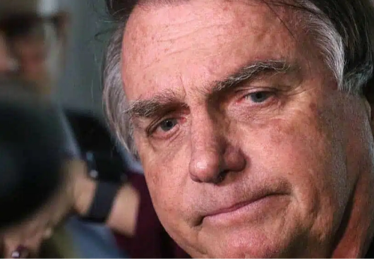 Jair Bolsonaro volta a ter mal-estar e médico é chamado