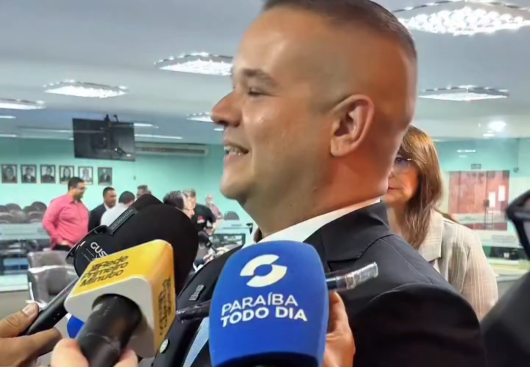 Plinio Gomes celebra posse como vereador em Campina Grande e afirma que levantará bandeira da direita e conservadorismo