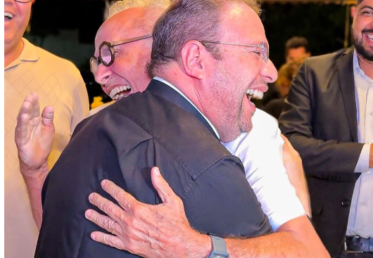 Pré-candidato ao governo do estado Cícero Lucena é recebido por lideranças na cidade de Princesa Isabel