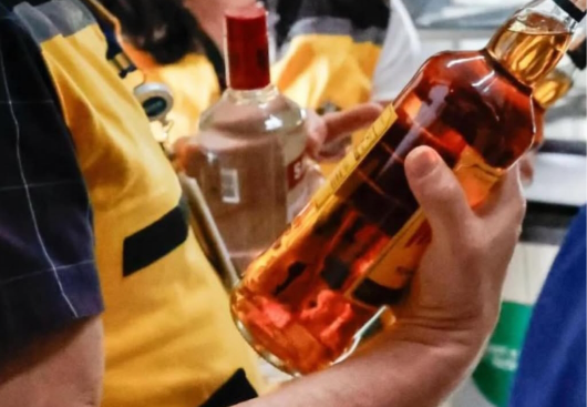 Casos de intoxicação por metanol acendem alerta e médicos recomendam evitar consumo de bebidas alcoólicas