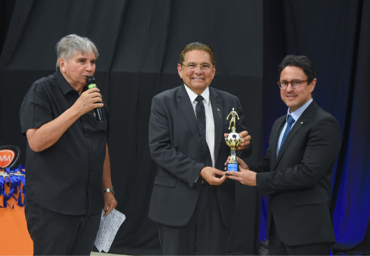 Adriano Galdino é homenageado em premiação esportiva na Paraíba