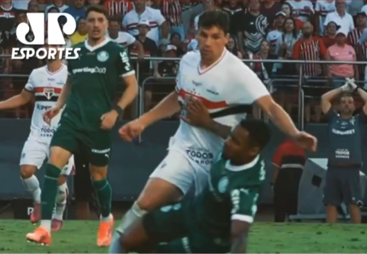 Saiu o áudio do VAR - foi pênalti???: Lance que pautou as discussões do futebol brasileiro na última semana