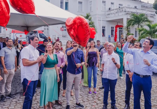Cícero Lucena celebra avanços na Saúde e marca de 4 mil procedimentos cardíacos no Hospital Santa Isabel