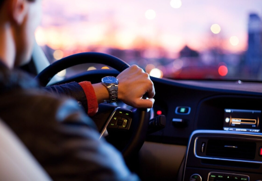 Uber divulga lista dos carros que não serão aceitos em 2026; confira