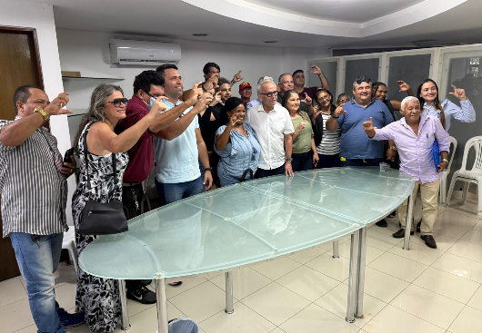 Racha: suplentes de vereadores do Solidariedade abandonam Eduardo Carneiro e declaram apoio a Cícero Lucena