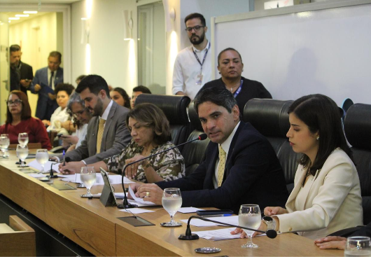 Emendas de Murilo Galdino ao Plano Nacional de Educação são aprovadas e reforçam atenção com educação integral