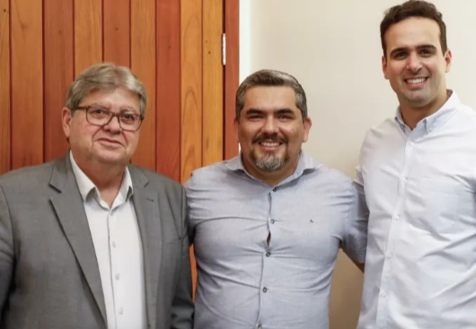 PREFEITO NELSINHO HONORATO ANUNCIA APOIO A LUCAS RIBEIRO E JOÃO AZEVEDO