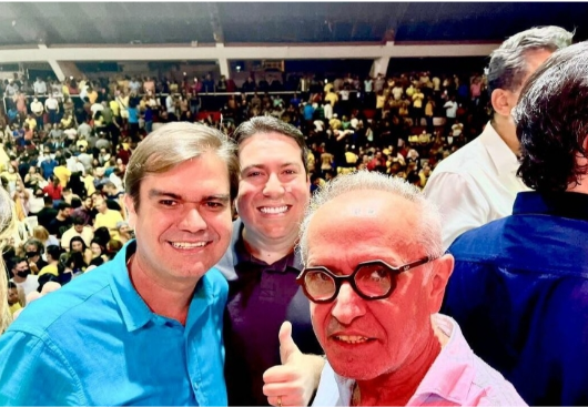 Após ‘zerar o jogo’, Felipe Leitão participa do mesmo evento que Cícero Lucena em Bayeux, mas nega encontro com o prefeito