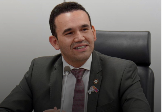 Jhony Bezerra quer CPI da saúde para investigar 5 meses de salários atrasados e dívidas pela Prefeitura de Campina Grande