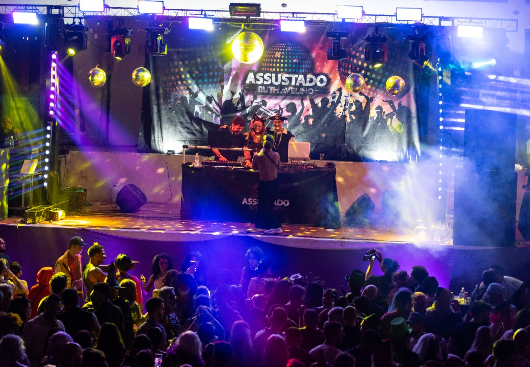 Assustado de Ruth Avelino entra no clima do Halloween com concurso de fantasias