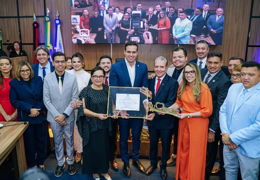 Em Patos, Lucas Ribeiro recebe título de cidadão e ressalta compromisso com o município