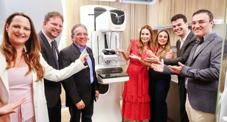 Com emenda de Daniella Ribeiro, Laureano recebe o mamógrafo mais moderno da PB