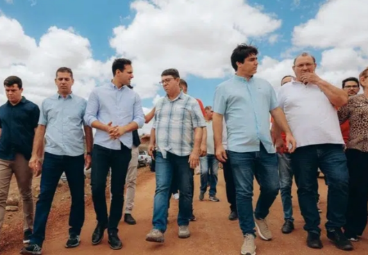 Lucas Ribeiro visita obras de mobilidade urbana em Boqueirão