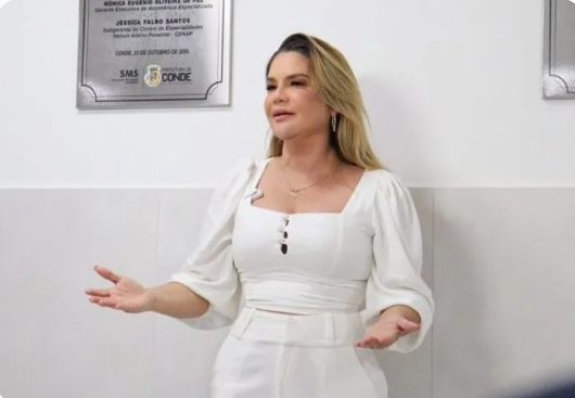 Conde: MP pede condenação de Karla Pimentel por “emergência fabricada” na limpeza urbana