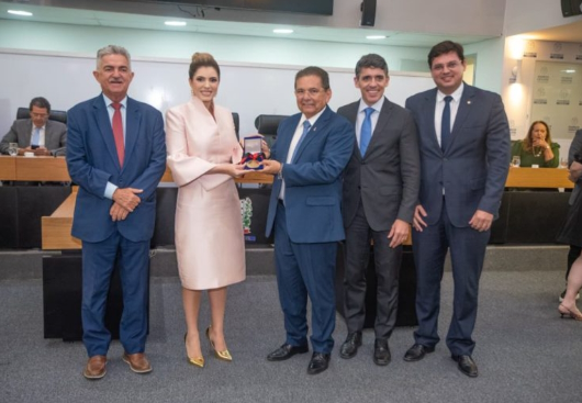ALPB homenageia juíza Carmen Hellen Agra de Brito com Medalha Epitácio Pessoa