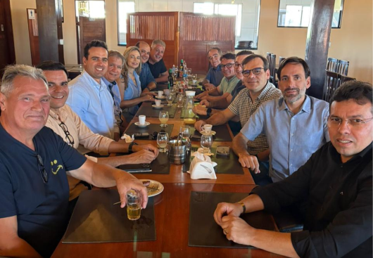 Lucas Ribeiro se reúne com empresários da construção civil em Campina Grande