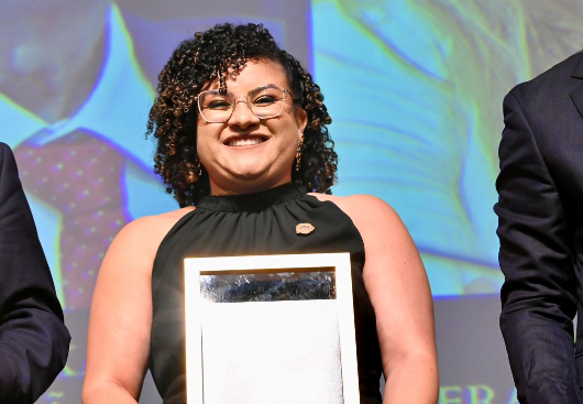 Jailma Carvalho recebe o Troféu Heitor Falcão 2025 por destaque na política paraibana