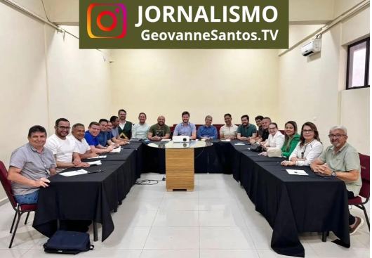 SEGUNDO A MÍDIA: EM MEIO AO CAOS GENERALIZADO NA SAÚDE, BRUNO CUNHA LIMA REAPARECE - SORRIDENTE E DESPREOCUPADO — MAS APENAS PARA UMA REUNIÃO SECRETA - LONGE DOS OLHOS DA POPULAÇÃO