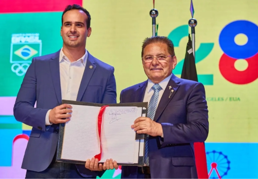 Bomba! Adriano Galdino fica no Republicanos e deve ser vice de Lucas Ribeiro em 2026