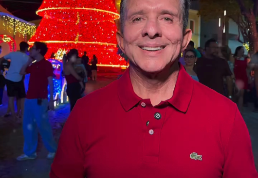 NABOR WANDERLEY COMEMORA O LANÇAMENTO DO NATAL DA GENTE COM ILUMINAÇÃO E CENOGRAFIA EM PATOS