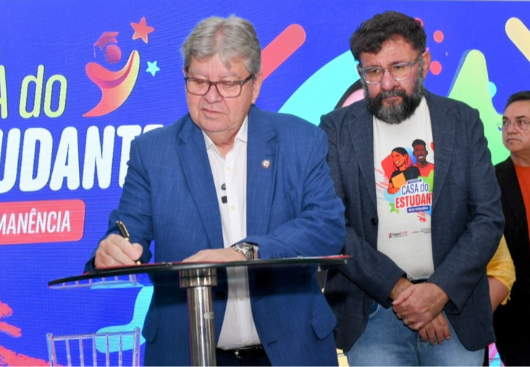 João Azevêdo lança programa com bolsas para universitários na Paraíba