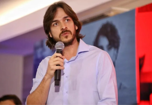 Pedro afasta candidatura ao governo e cogita mestrado pós-2026