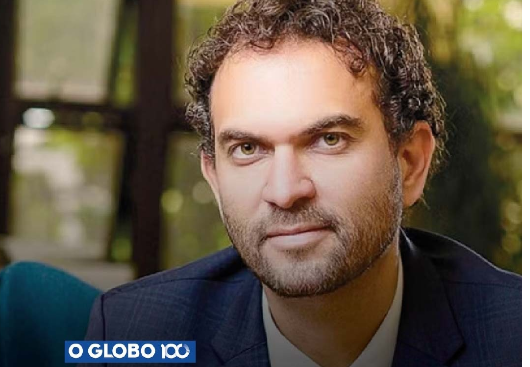 "CANSAÇO DA POLARIZAÇÃO ESTÁ LEVANDO O JOVEM AO CENTRO", DIZ FELIPE NUNES, QUE LANÇA LIVRO "BRASIL NO ESPELHO"